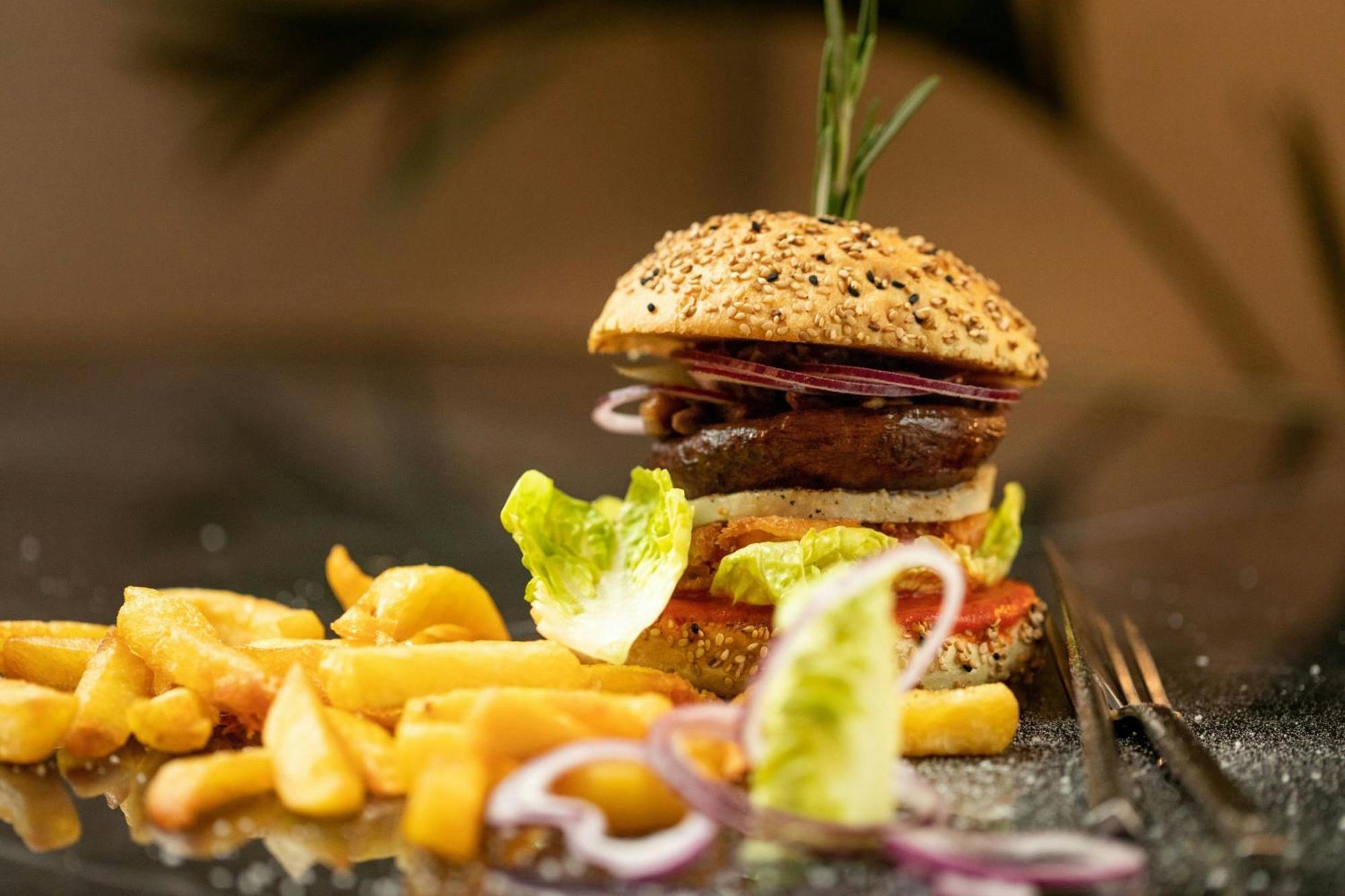Отель Sapphire House Antwerp, Autograph Collection By Marriott Экстерьер фото A vegetarian burger