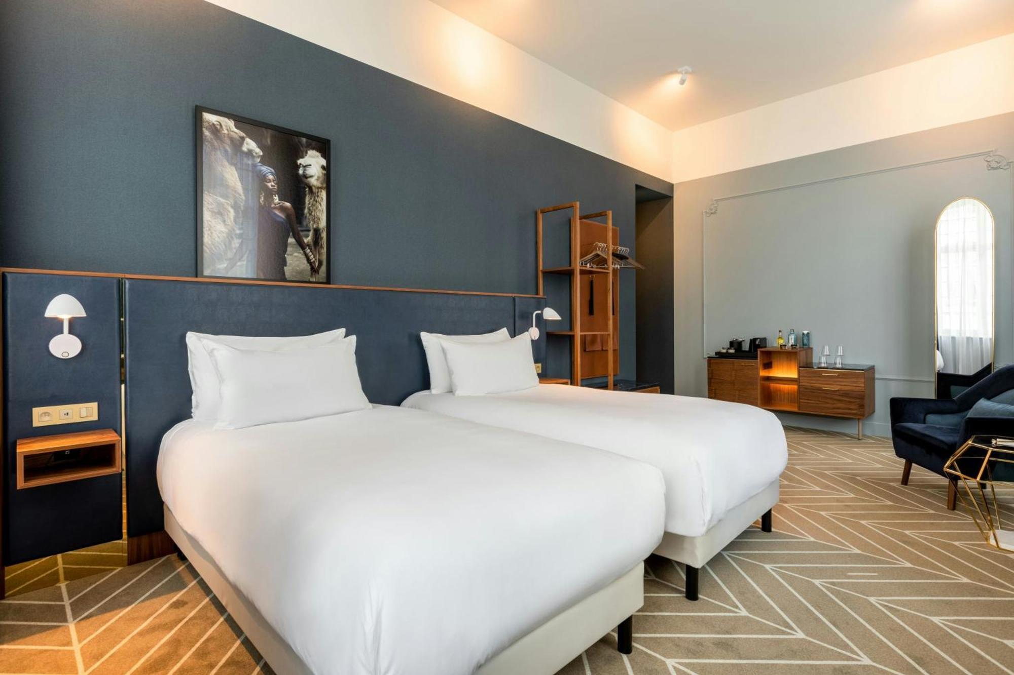 Отель Sapphire House Antwerp, Autograph Collection By Marriott Экстерьер фото A room at the hotel
