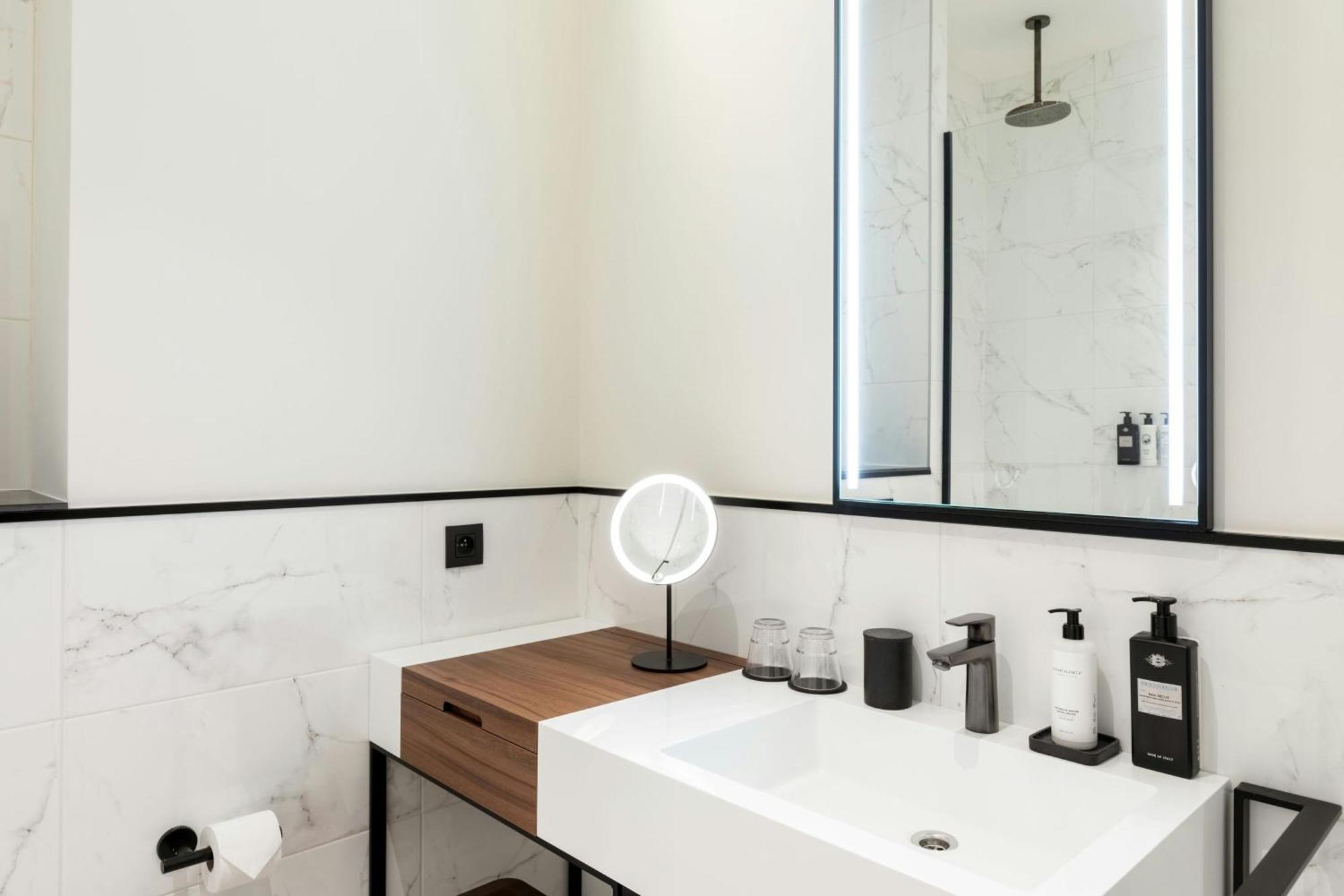 Отель Sapphire House Antwerp, Autograph Collection By Marriott Экстерьер фото Bathroom