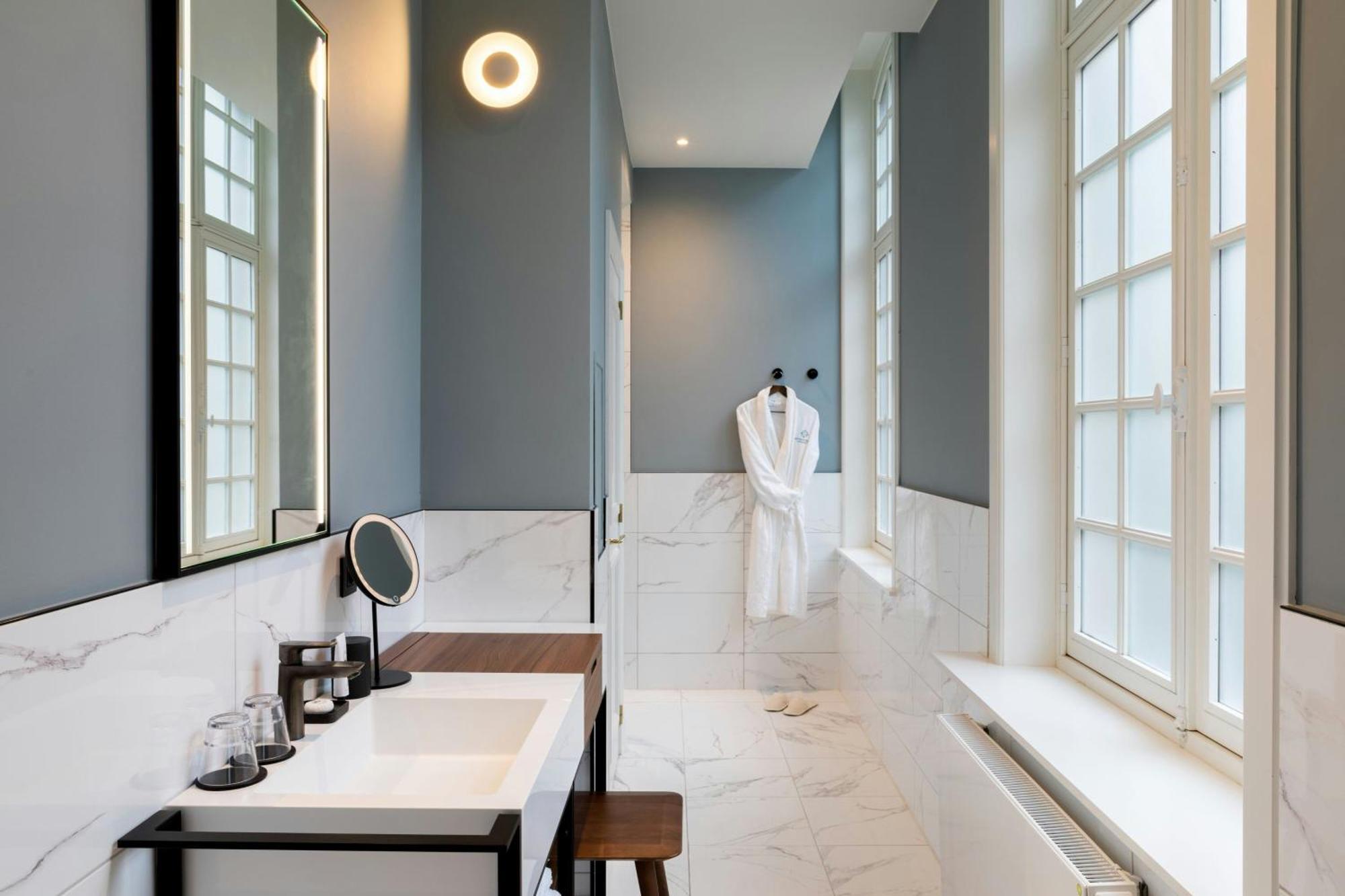 Отель Sapphire House Antwerp, Autograph Collection By Marriott Экстерьер фото Bathroom