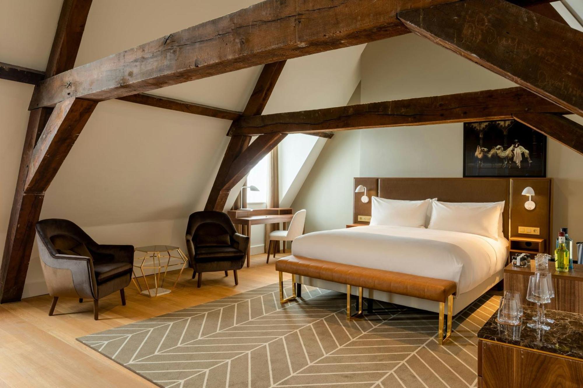 Отель Sapphire House Antwerp, Autograph Collection By Marriott Экстерьер фото A room at the hotel