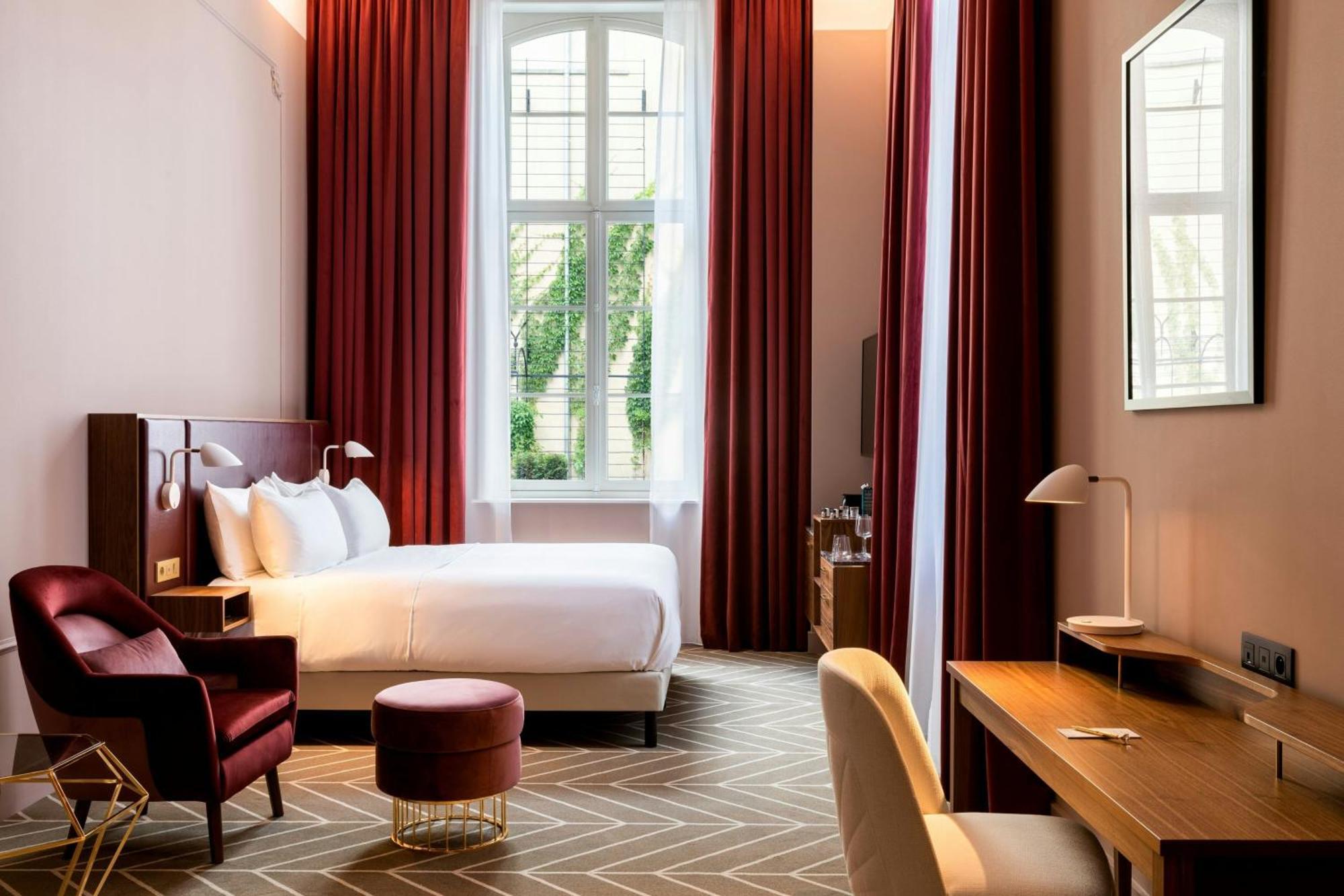 Отель Sapphire House Antwerp, Autograph Collection By Marriott Экстерьер фото A room at the hotel
