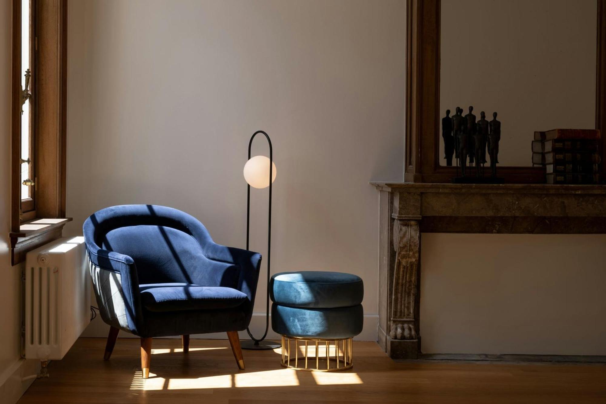 Отель Sapphire House Antwerp, Autograph Collection By Marriott Экстерьер фото Floor lamp